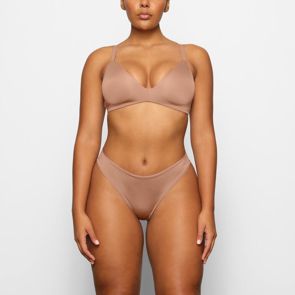 SKIMS 32D Wireless Form Lightly Lined Bra Sienna Tan Nude NEW